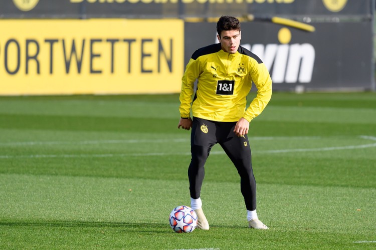 PP电子官方-德天空：门兴想截胡帕尔马引进多特中场小雷纳，球员非常乐意转会