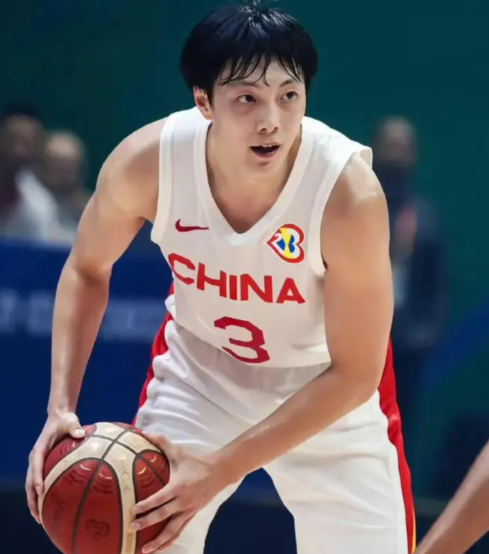 pp电子-中国男篮12人大名单预测！胡明轩领衔徐昕入选，庞峥麟首亮相